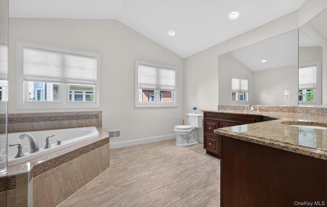 Building Photo - 702 Equestrian Way