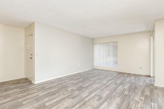 Building Photo - Dorchester Apartments | Spacious 1 & 2 Bedroom Apartments Near SDSU