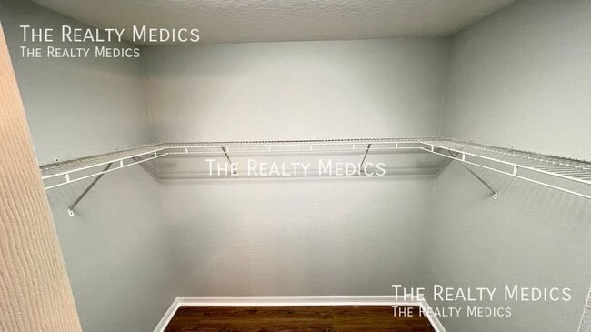 Building Photo - 116 S Normandale Ave