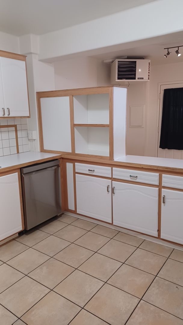 Building Photo - Single Level, Ground Floor, 3 Bed/1 Bath A...