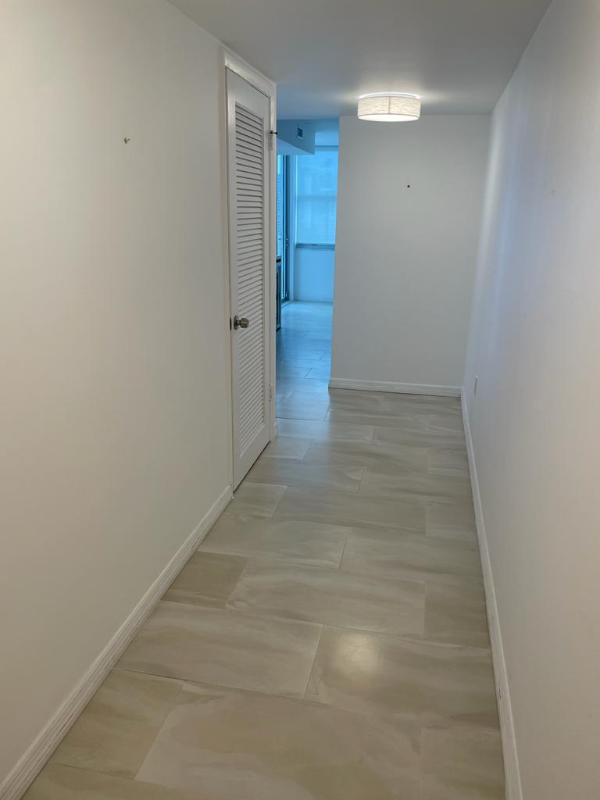 Building Photo - 18041 Biscayne Blvd