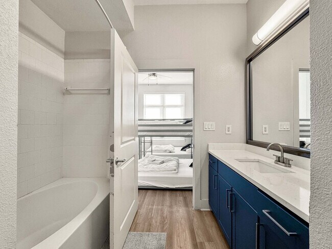 Building Photo - 2916 Indiana St