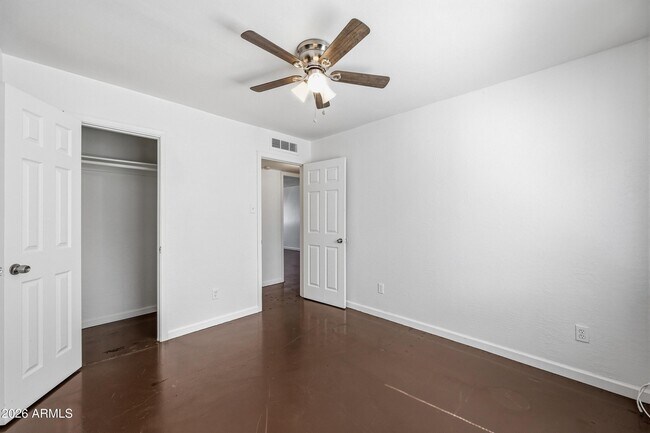 Building Photo - 4326 N 13th Pl