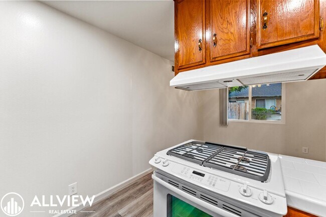 Building Photo - 7572 Amazon Dr