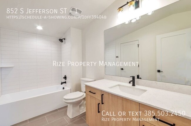 Building Photo - 852 Jefferson St W