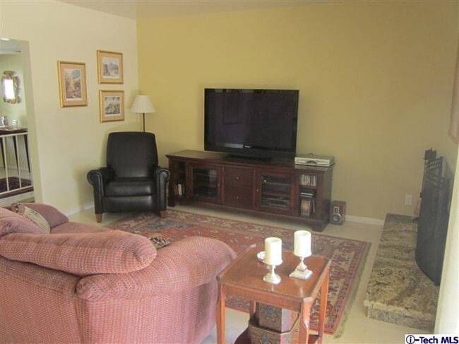 Building Photo - 2716 Ridgepine Dr