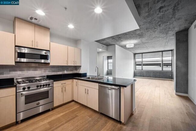 Building Photo - 311 2nd St