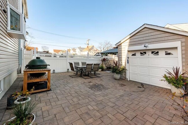 Building Photo - 151-05 20th Rd