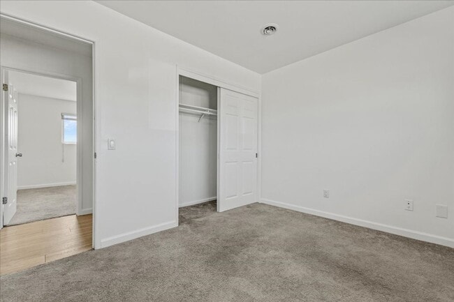 Building Photo - Upper Seaside four bedroom and two bath