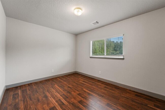 Building Photo - 26884 Wellington Ct