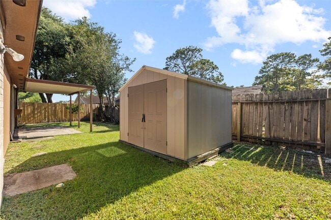 Building Photo - 8118 Vista Del Sol Dr