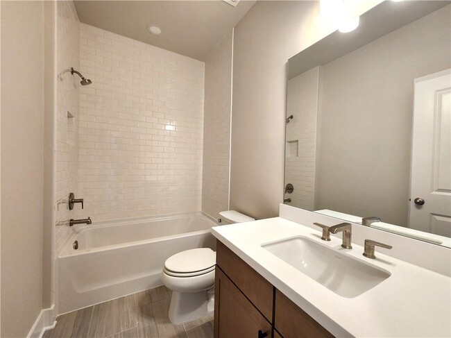 Building Photo - 1222 Waterfall Ct