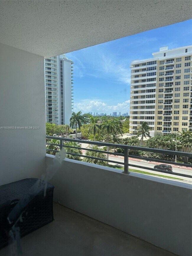 Building Photo - 5555 Collins Ave