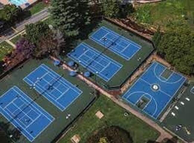 Building Photo - 376 Grandview Dr