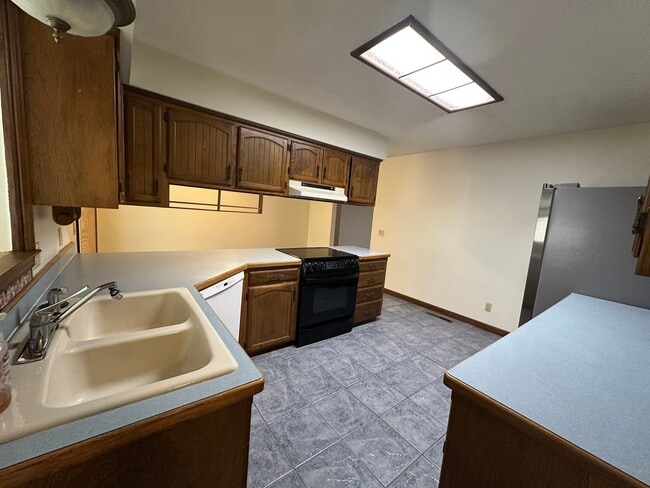 Building Photo - 3 bed 2 bath in Springfield