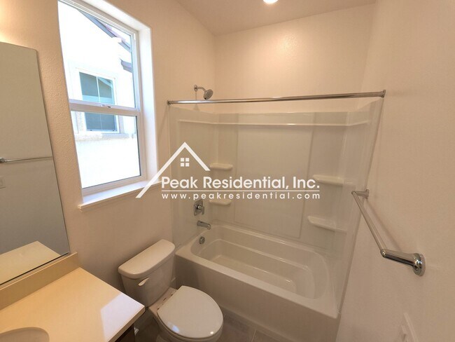 Building Photo - Brand New 3bd/2.5ba Folsom Home with 2 Car Garage