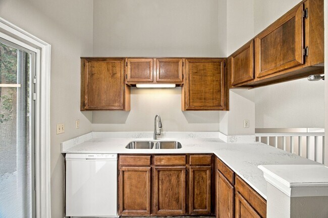 Building Photo - 9333 Cattail Ct
