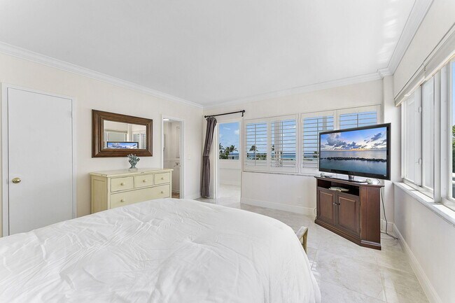 Building Photo - 120 N Ocean Blvd