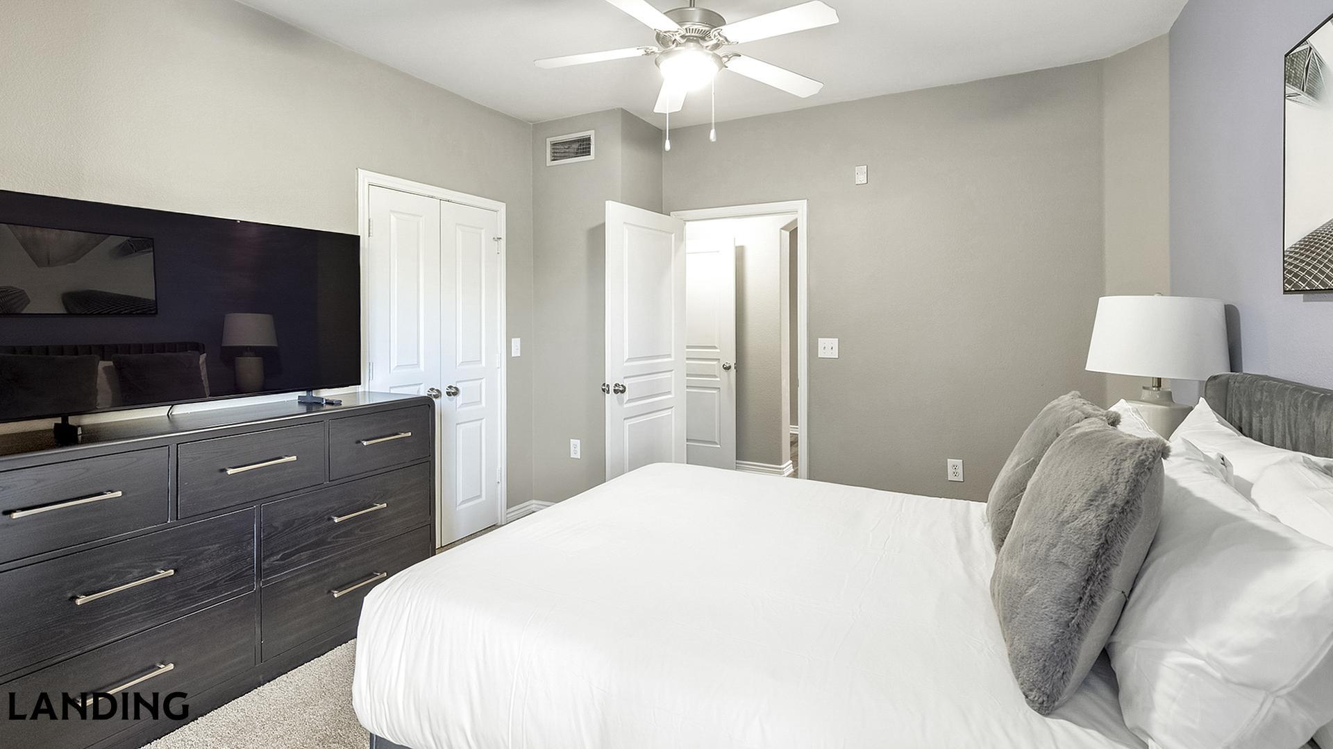 Building Photo - 15777 Quorum Dr