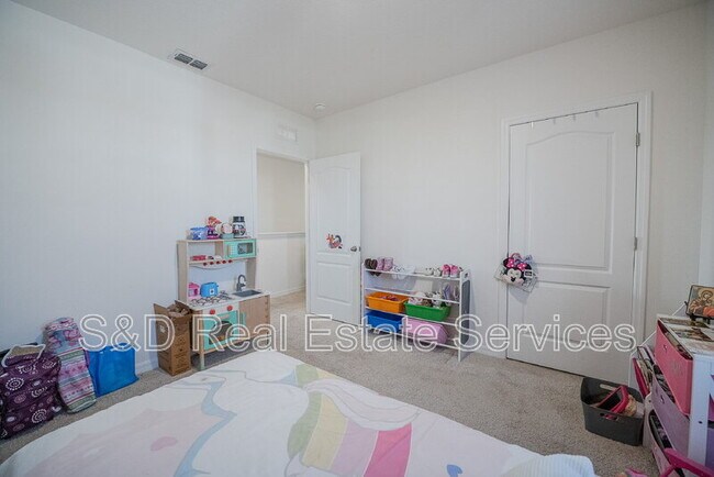 Building Photo - 3883 Resting Robin Ave