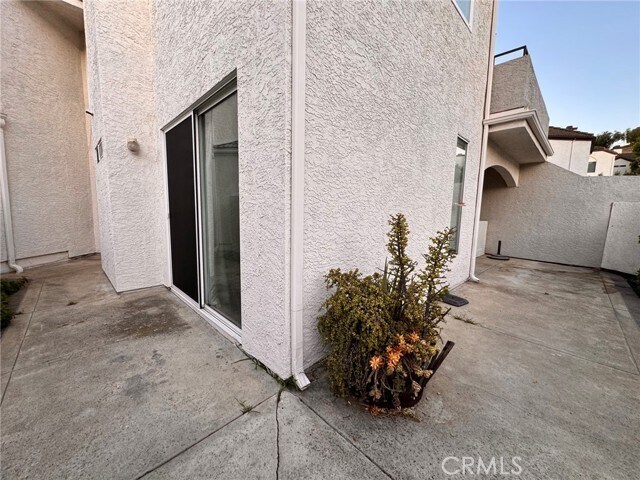 Building Photo - 13133 Le Parc Blvd