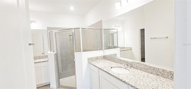 Building Photo - 413 Silver Palm Dr