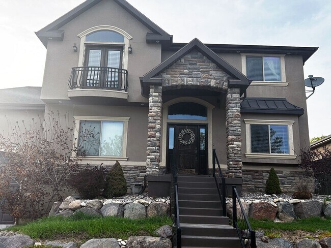 Building Photo - 9005 N Mount Airey Dr