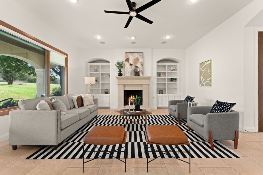 Building Photo - 15 Borello Dr