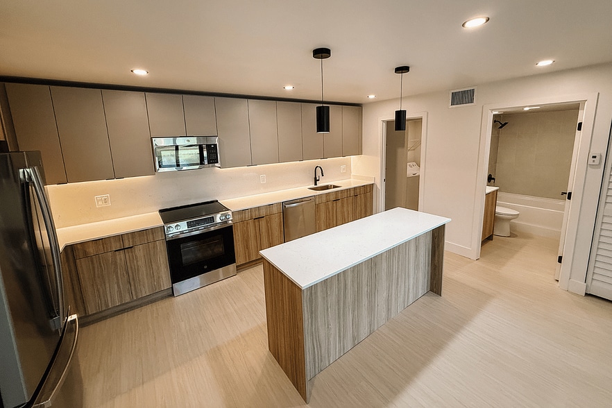 Building Photo - Village Crossing