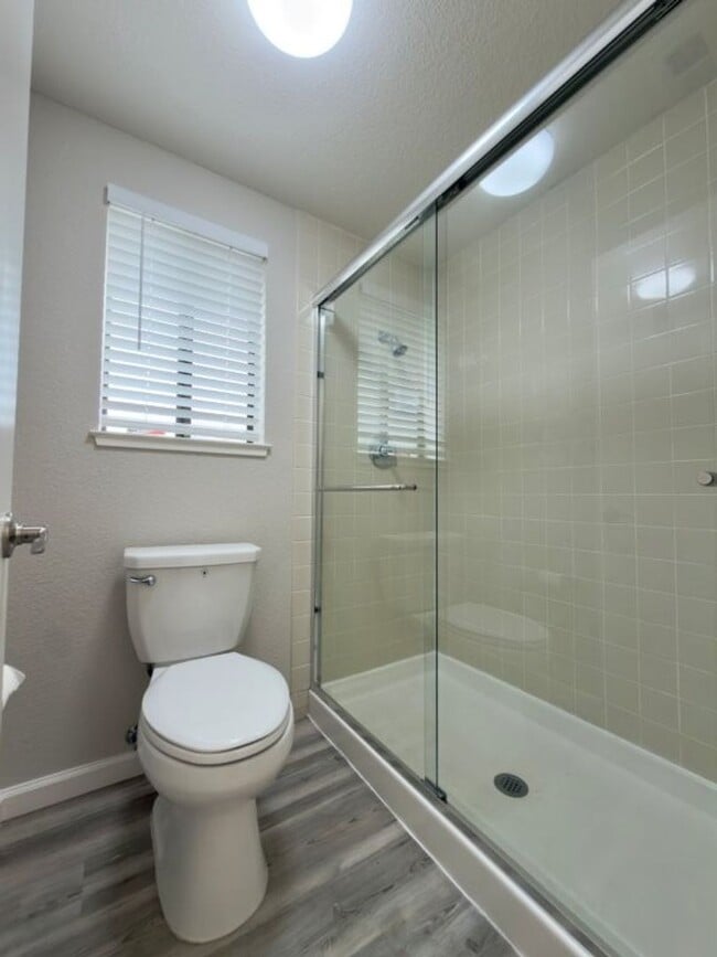 Building Photo - 204 Ashby Pl