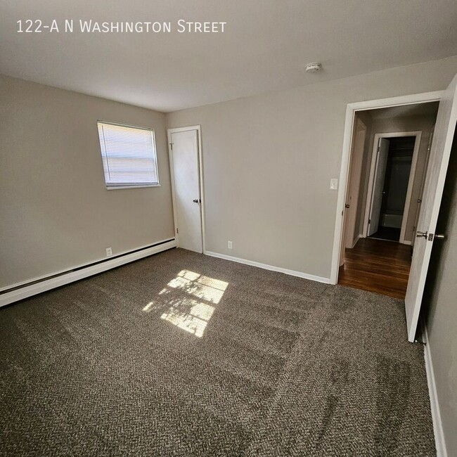 Building Photo - Updated 2 Bedroom in the Heart of Delaware