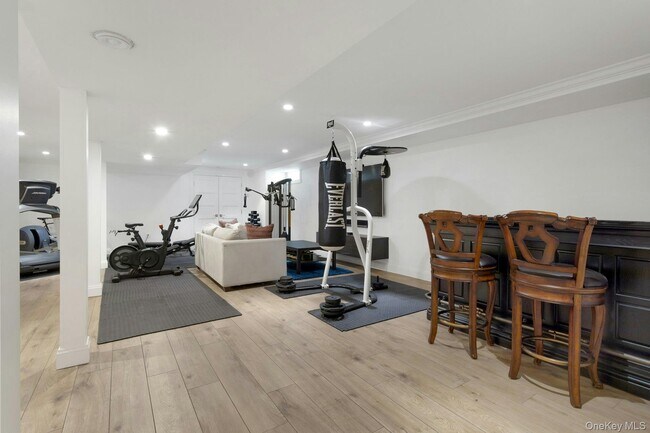 Building Photo - 766 Mamaroneck Ave