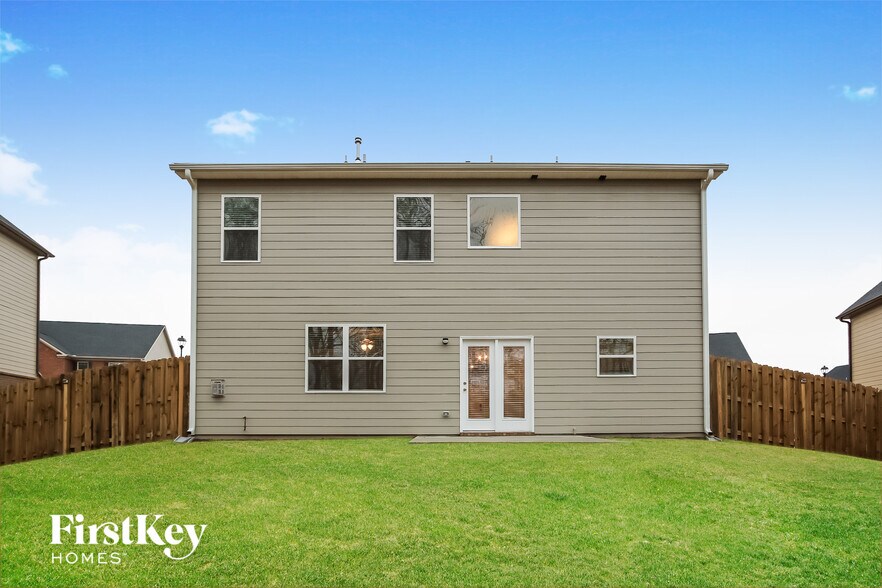 Building Photo - 3282 Hawthorn Farm Blvd