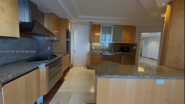 Building Photo - 2600 Island Blvd