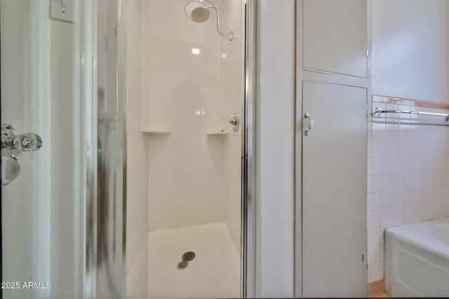 Building Photo - 63 W Windsor Ave