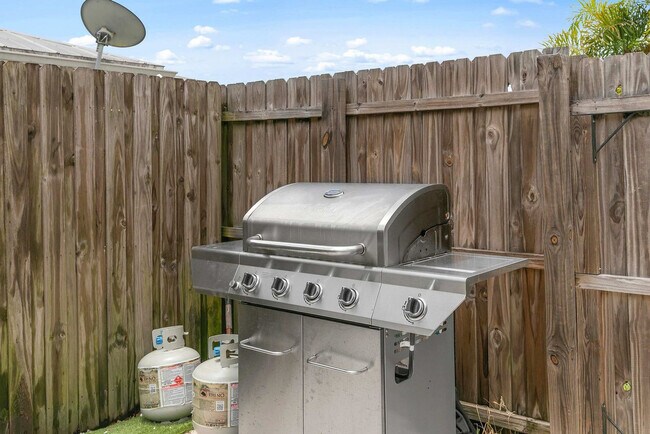 Building Photo - 3520 Bolero Way