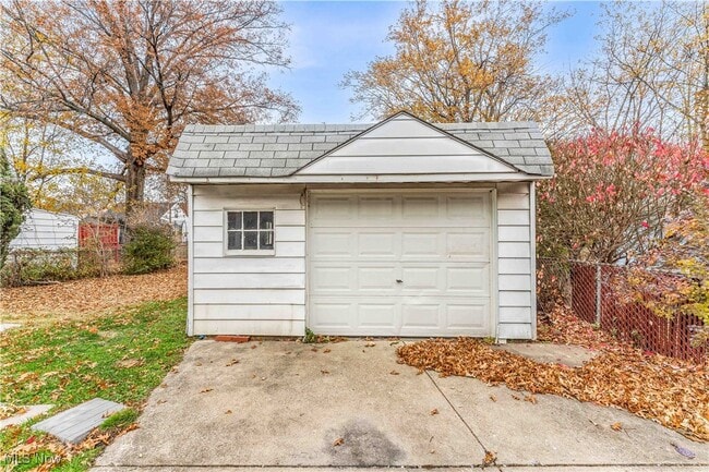 Building Photo - 25771 Zeman Ave