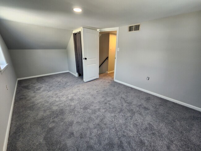 2nd floor bedroom **ceiling about 6'** - 1023 Lawnton Ter