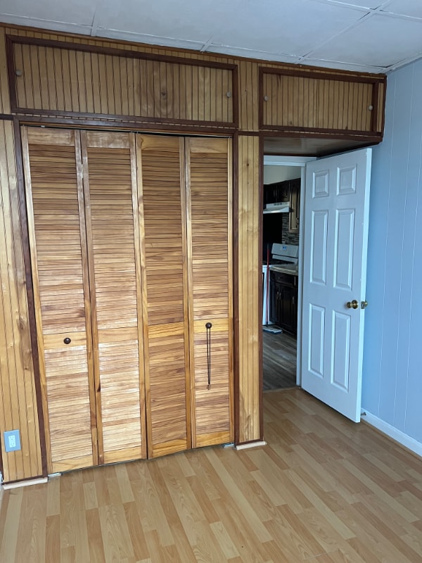 Building Photo - 9 W 17th St