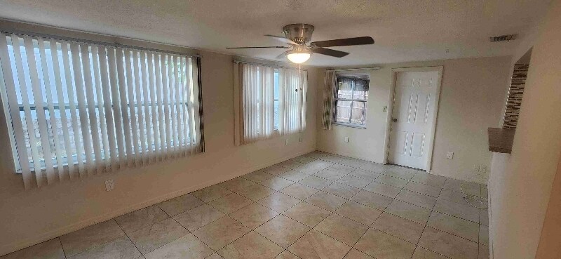 Building Photo - 5653 Andrea Dr