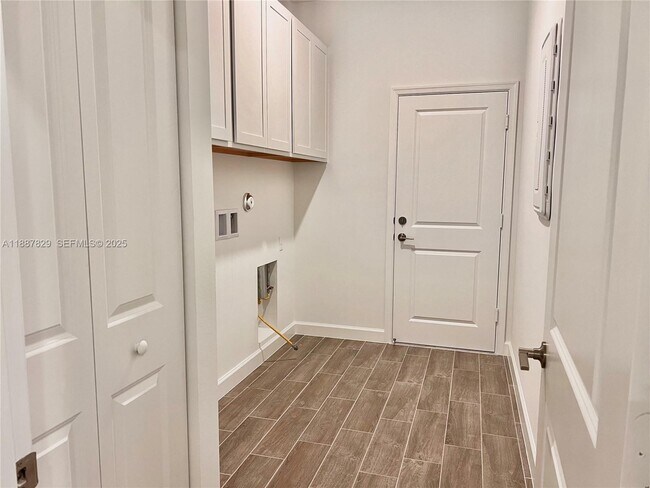 Building Photo - 1391 Tangled Orchard Tr