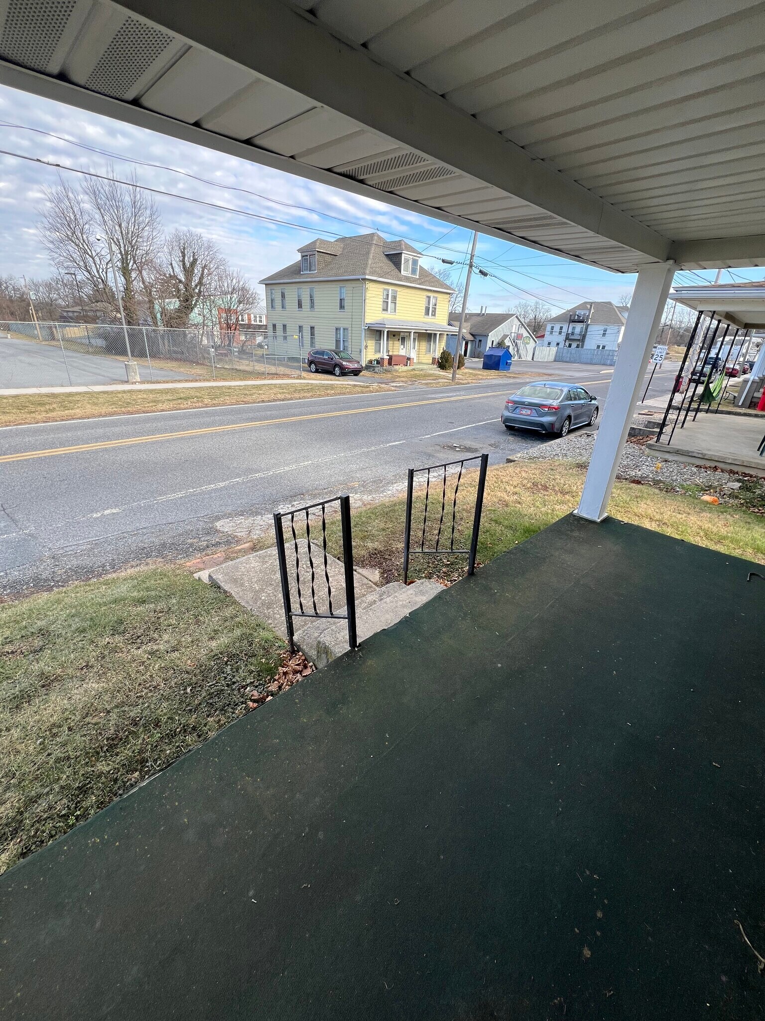 Private Porch - 218 N Queen St