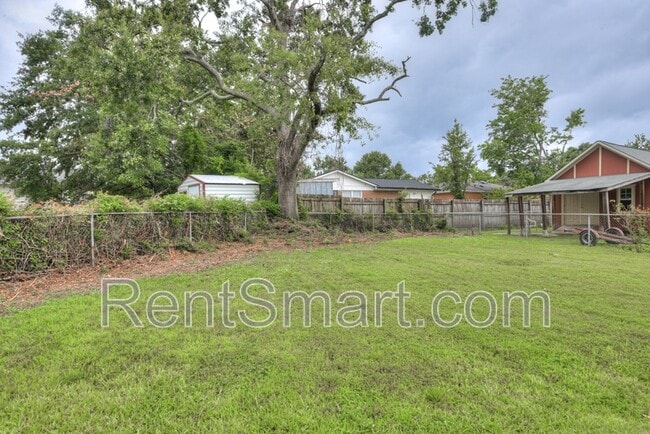 Building Photo - 250 Almon Ct