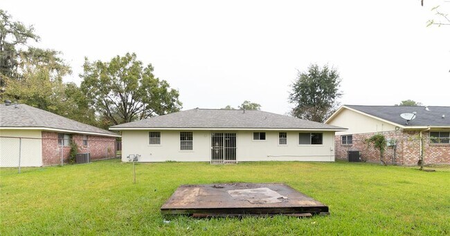 Building Photo - 8418 Rinn St