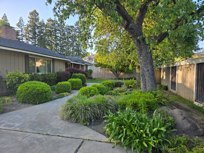 Building Photo - 917 Scenic Ct