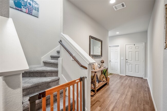 Building Photo - 210 Bellewood Mnr Dr