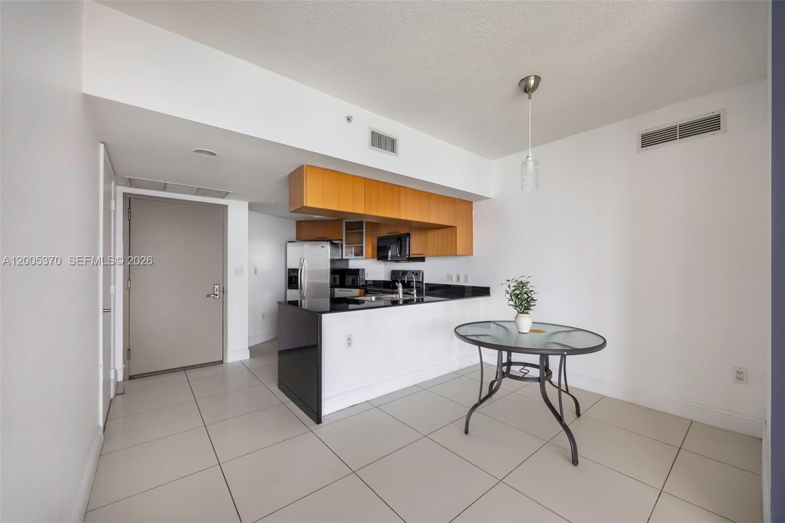 Building Photo - 1750 N Bayshore Dr