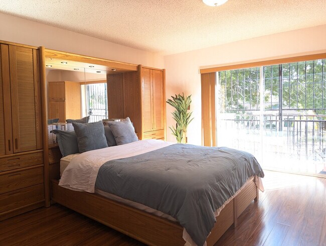 Building Photo - 2945 SW 18th St