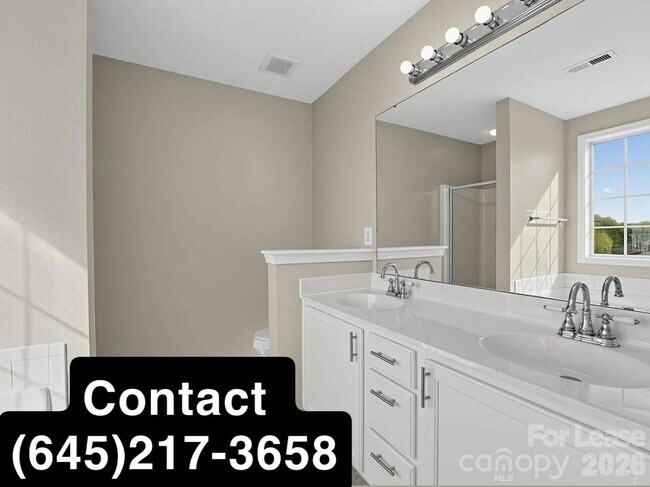 Building Photo - 3003 Hawick Commons Dr