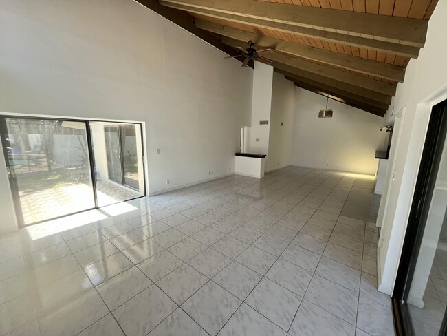 Building Photo - 6480 Contempo Ln